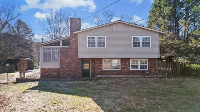 Popular Lakemore Heights Real Estate
