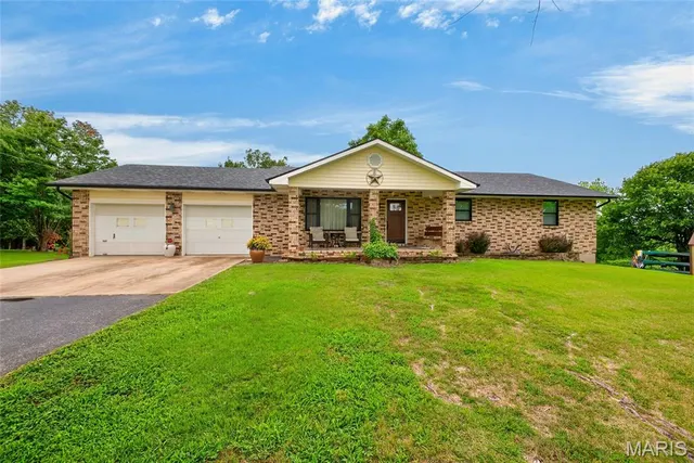 Popular Dye Estates Real Estate