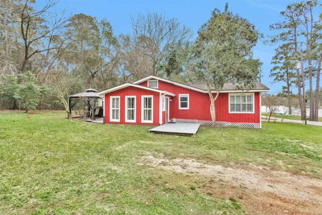 Popular Pine Lake Club Real Estate