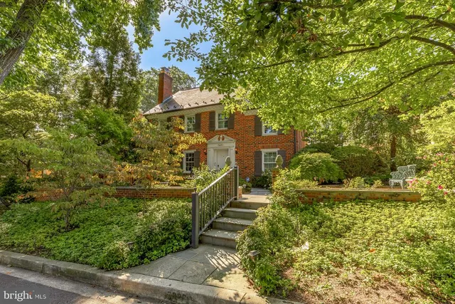 Popular North Cleveland Park Real Estate