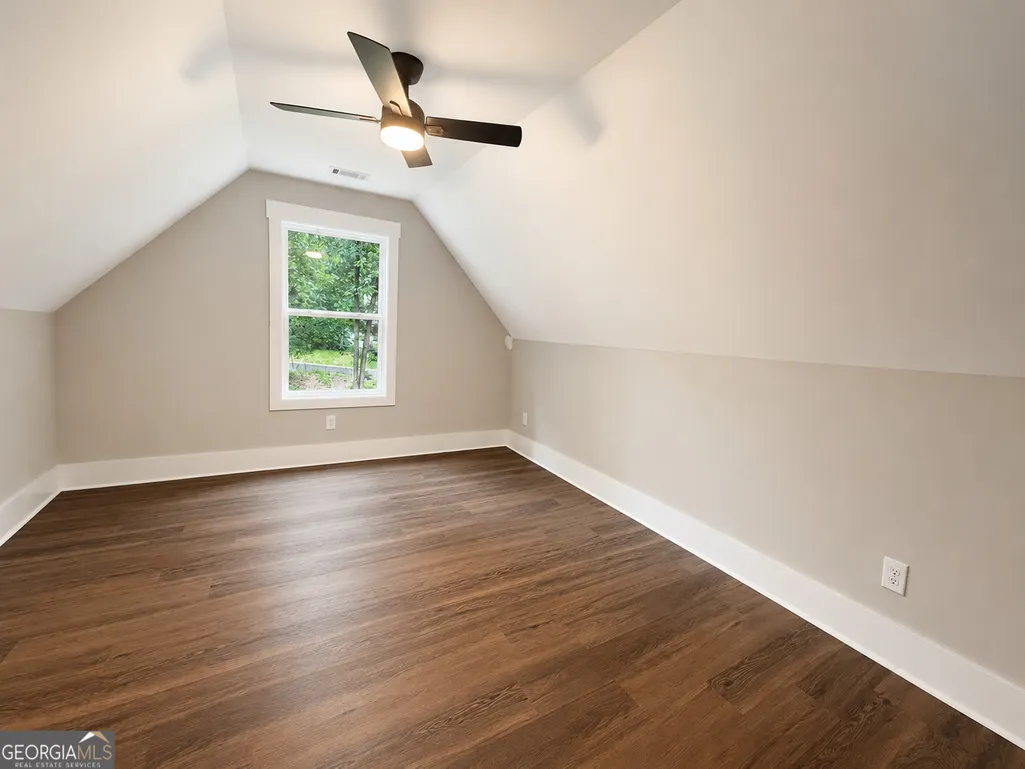 Listing Thumbnail Image 33