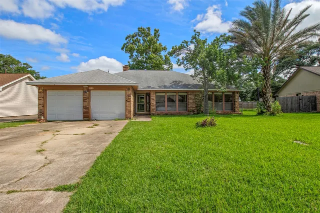 Popular Bending Oaks Lake Jackson Real Estate