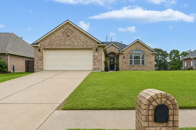Cheap Bayou Oaks Sec 2 Real Estate