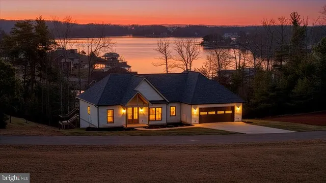 Popular Compass Cove Real Estate