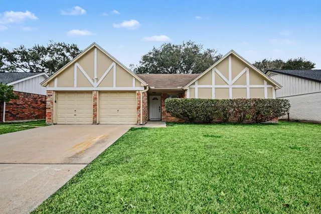 Cheap Wedgewood Village Sec 03 Real Estate