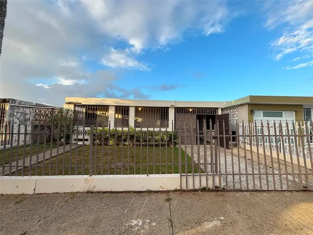 Popular VENUS GARDENS Real Estate