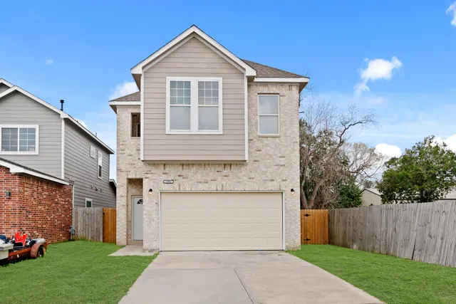 Popular Leawoods Real Estate