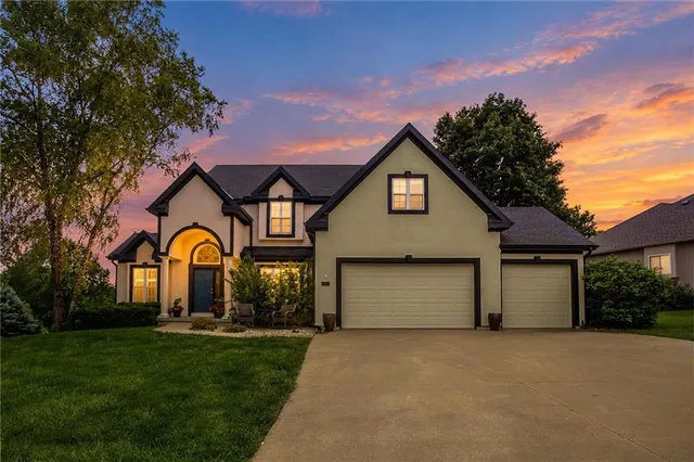 Popular Lakes At Oakmont Real Estate