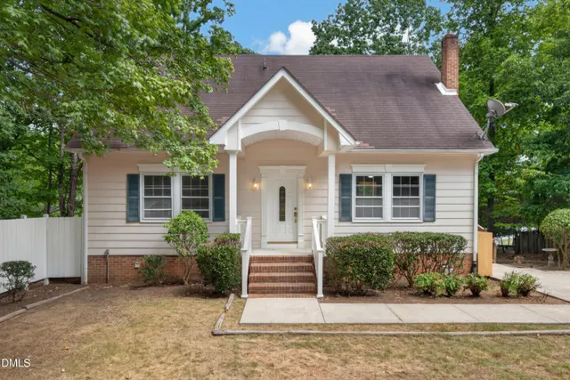 Popular Pinesborough Estates Real Estate