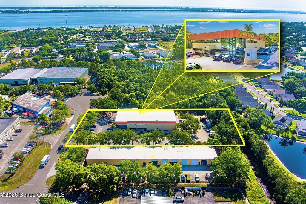 2725 Center Pl, Melbourne, FL 32940
