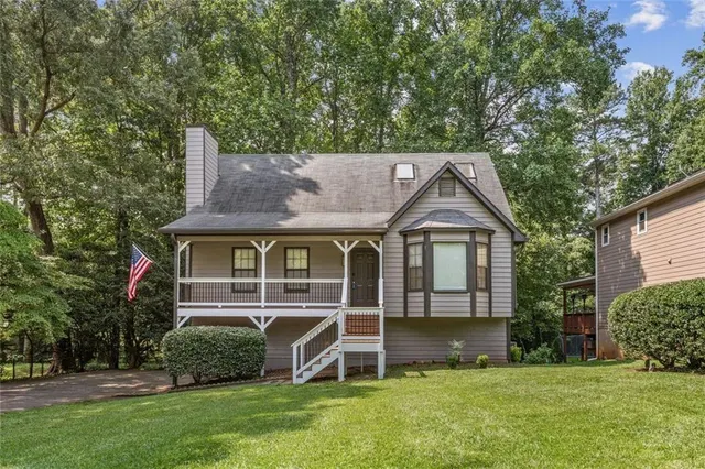 Popular SPRAYBERRY STATION Real Estate