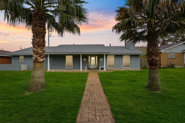 Popular South Shore Real Estate