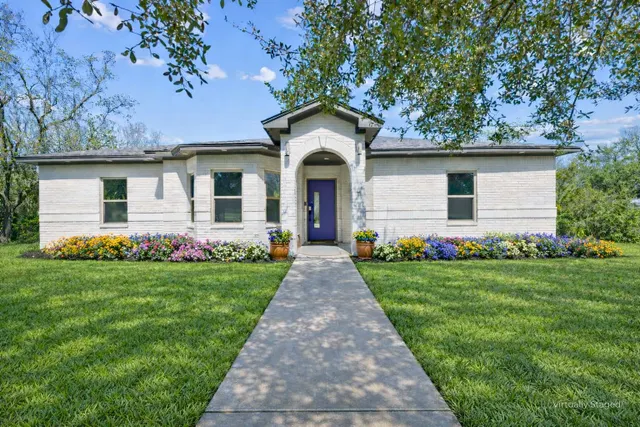 Popular Minnetex Place Real Estate