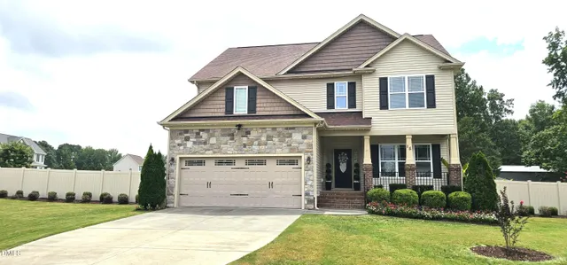 Popular Woodfield North Real Estate