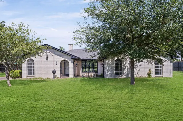 Popular Ella Lee Forest Real Estate