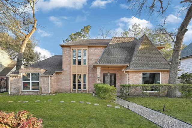 Expensive Greenwood Forest Sec 07 Real Estate