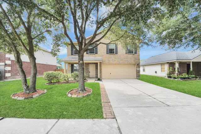 Popular Westfield Village Sec 03 Real Estate