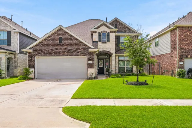 Popular Bristol Lakes Real Estate