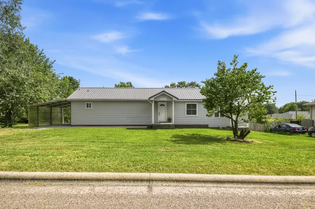 Popular Valley View Real Estate