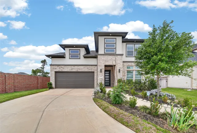 Popular Sienna Sec 52 Real Estate