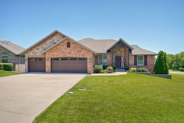 Popular Plainview Oaks Real Estate