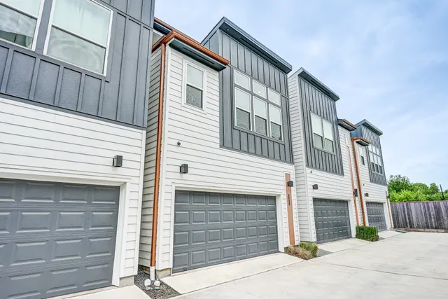 Popular Emile District Real Estate