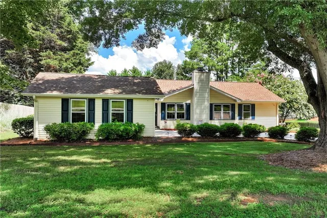 Popular Pepper Tree Real Estate