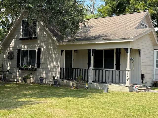 Popular Winnie Townsite Real Estate