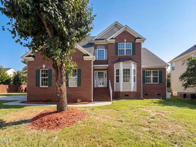 Popular Magnolia Place Real Estate
