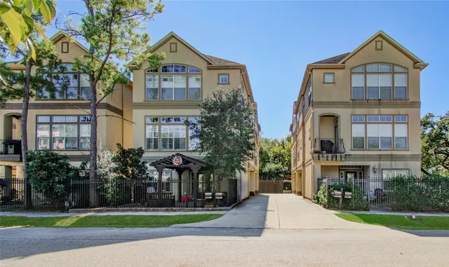 Popular Floyd Park Real Estate