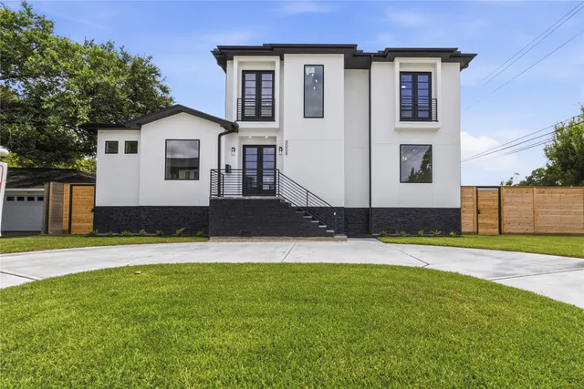 Popular Warwick Village Real Estate