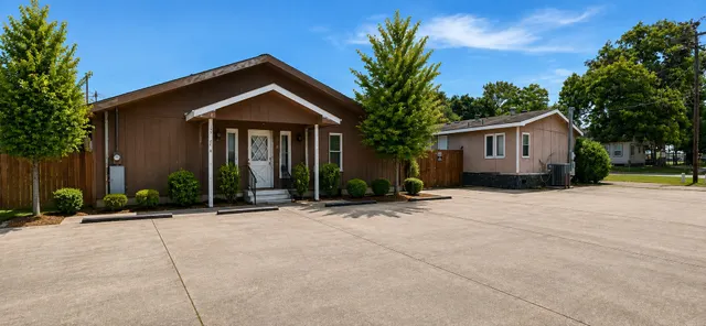 Popular Robinson Springer-Clev Real Estate