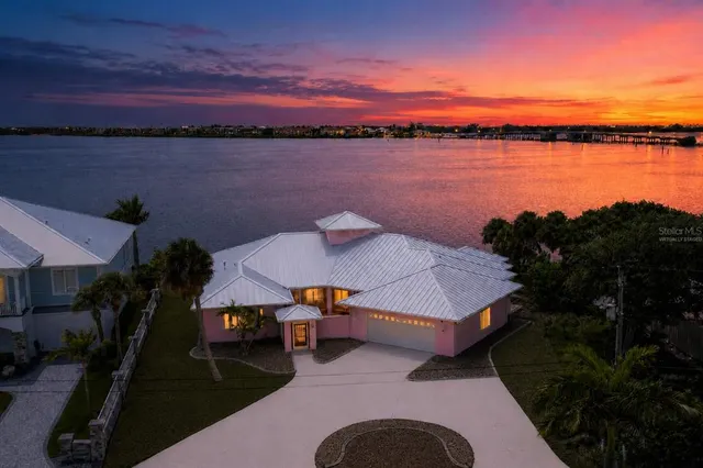 Expensive POINT PINES Real Estate