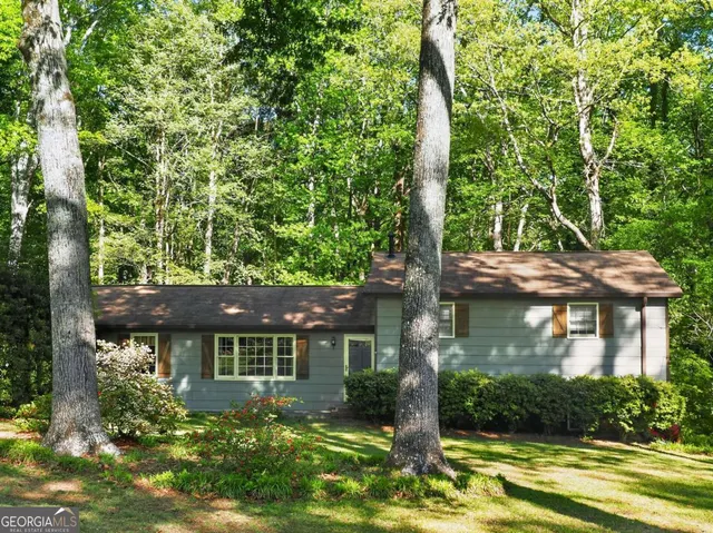 Popular Beaver Brook Farms Real Estate