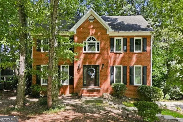 Expensive Wynford Chace Real Estate