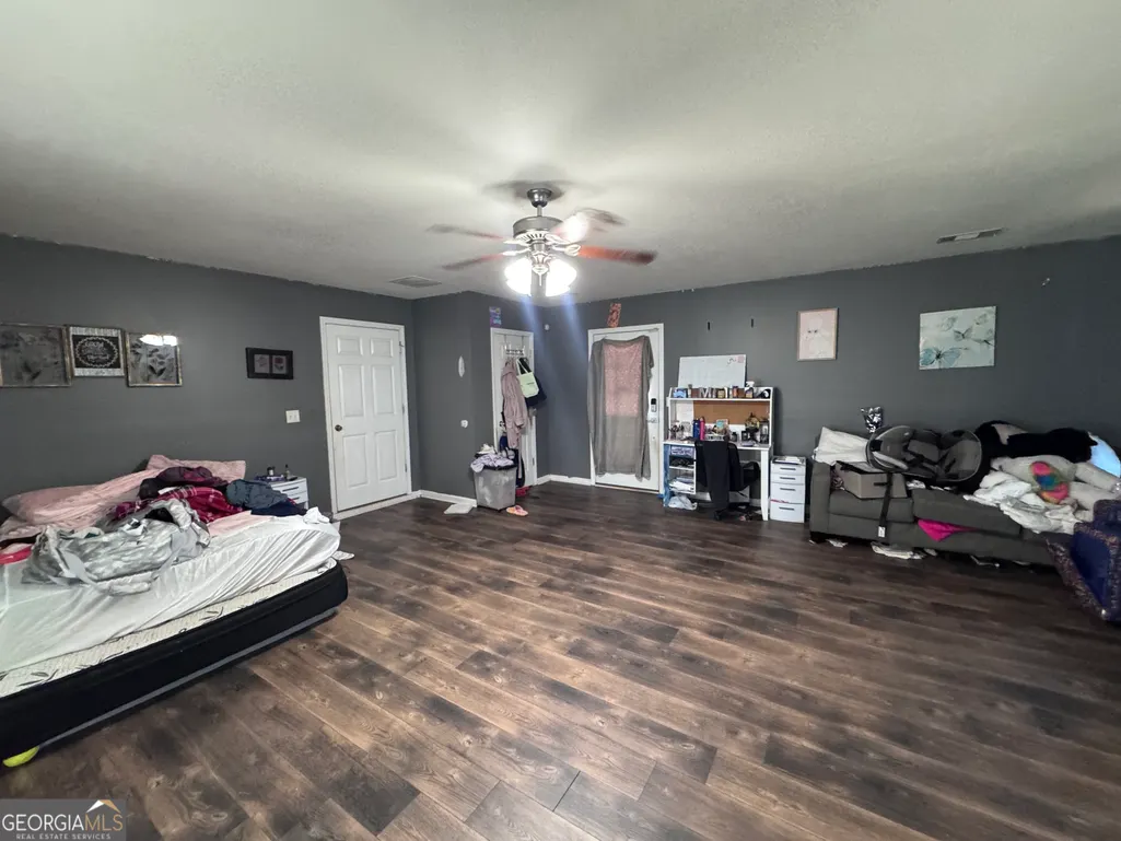 Listing Thumbnail Image 18