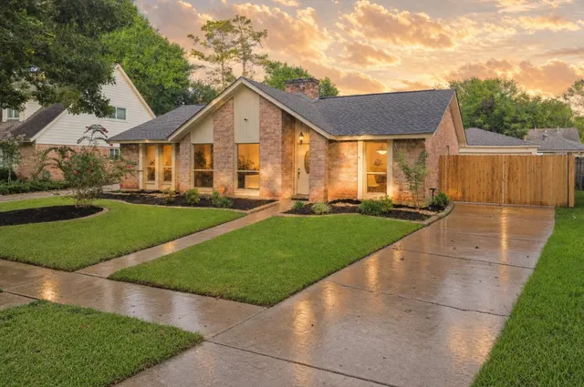 Popular Colony Bend Sec 1 Real Estate