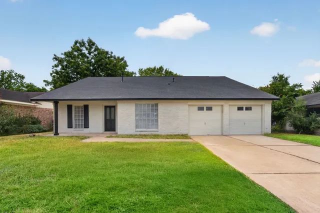 Cheap Cloverland Sec 07 Real Estate