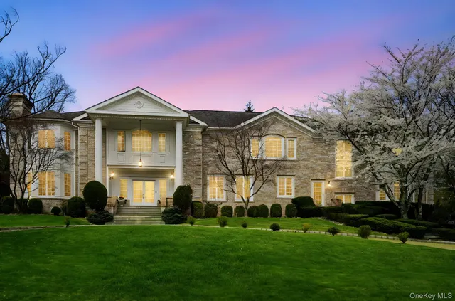 Popular Larchmont Real Estate