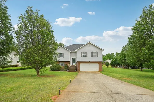 Popular Kings Crossing Real Estate