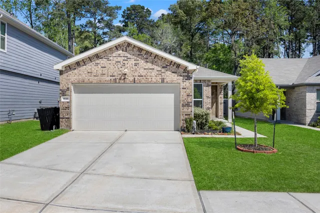 Popular creekside court Real Estate