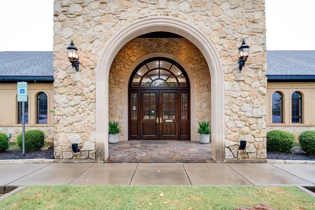 1727 Keller Pkwy, Keller, TX 76248
