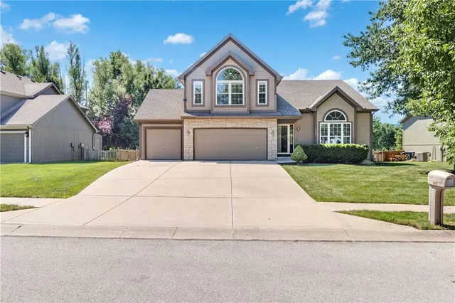 Popular Auburndale Estates Real Estate