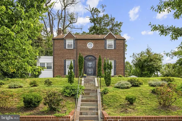 Expensive Hill Crest Real Estate
