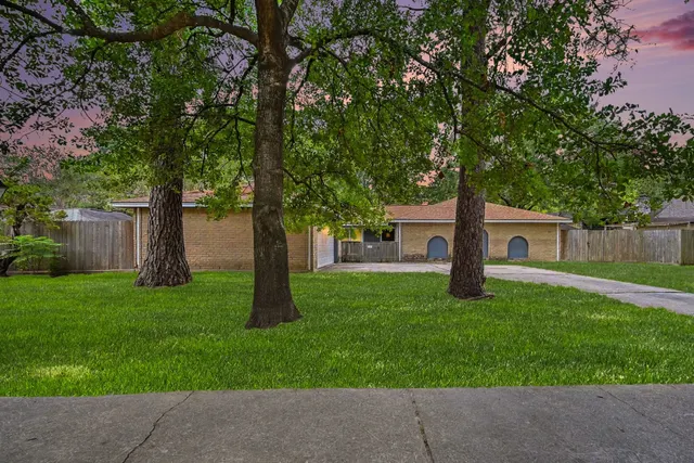 Popular Barwood Sec 01 Real Estate