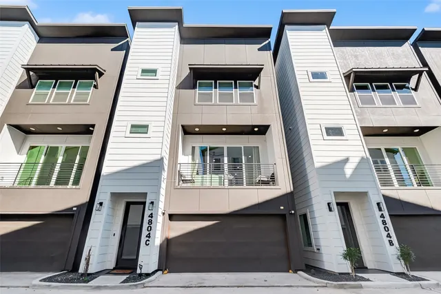 Popular Elysian Square Real Estate