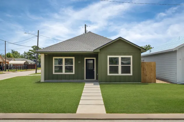 Popular Lee Hts Real Estate