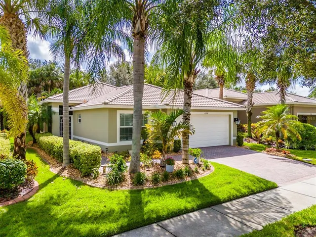 Cheap VALENCIA LAKES Real Estate