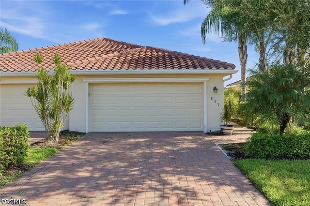 Cheap NA34 - Orangetree Area Real Estate
