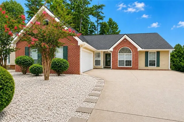 Popular Sterling Trace Real Estate